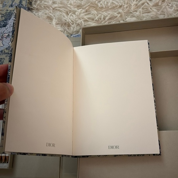 New, Dior around the world stationary set - Picture 3 of 6